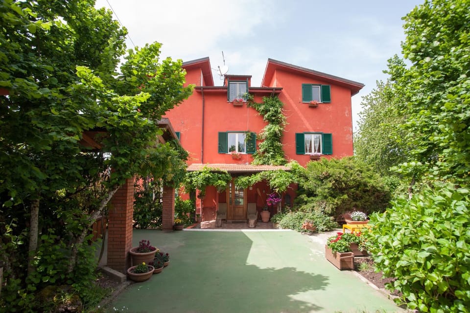 Facade/entrance