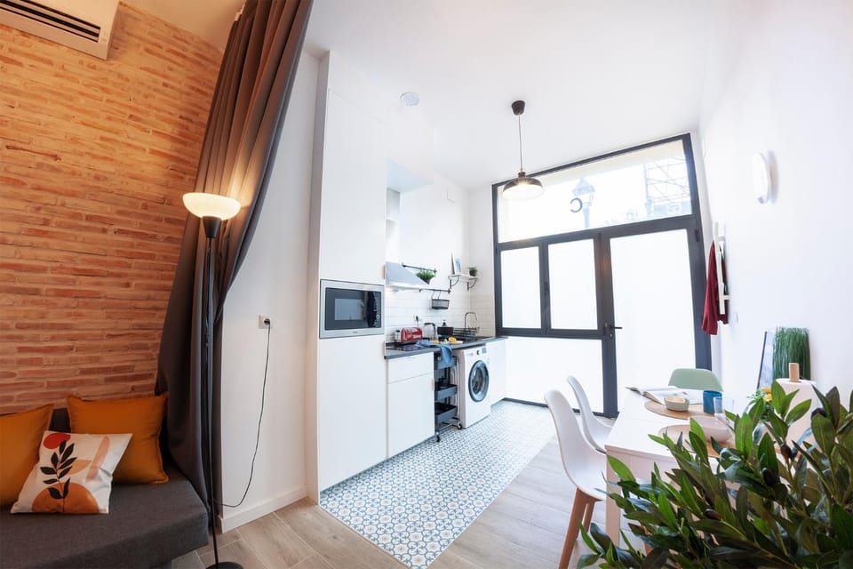 Facade/entrance, Kitchen or kitchenette, Dining area