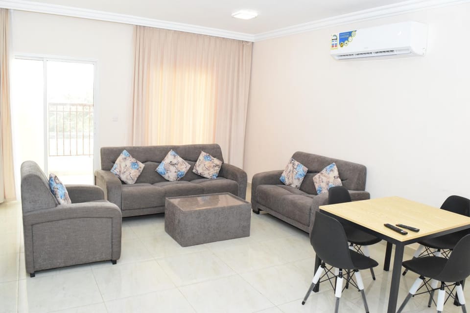 Living room, Seating area, Dining area, air conditioner