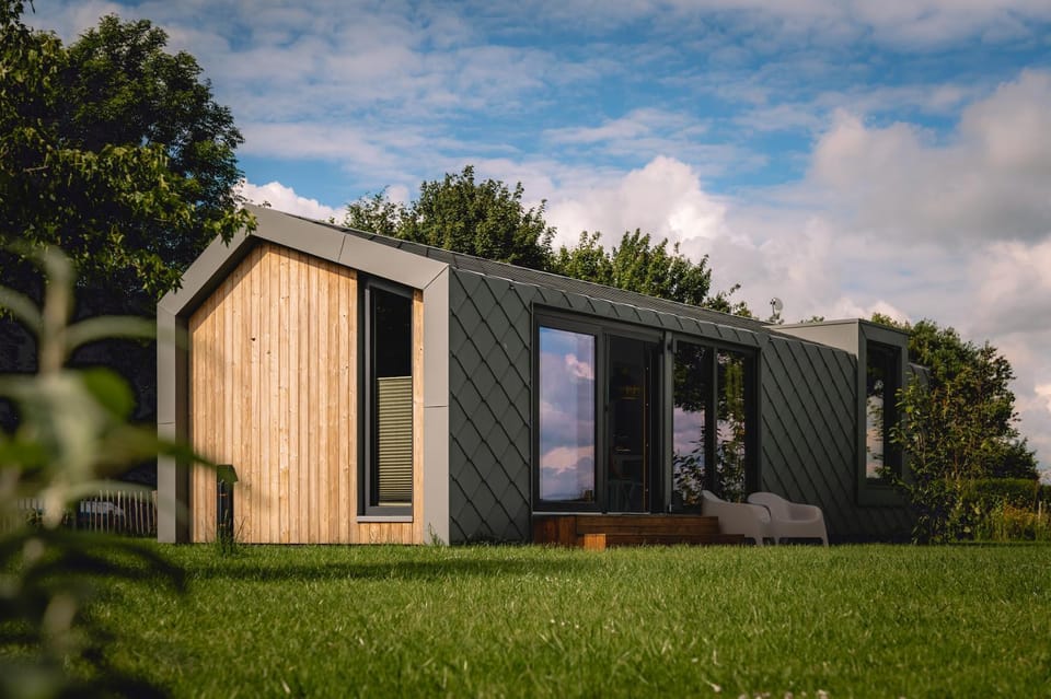 Property building, Natural landscape, Garden view