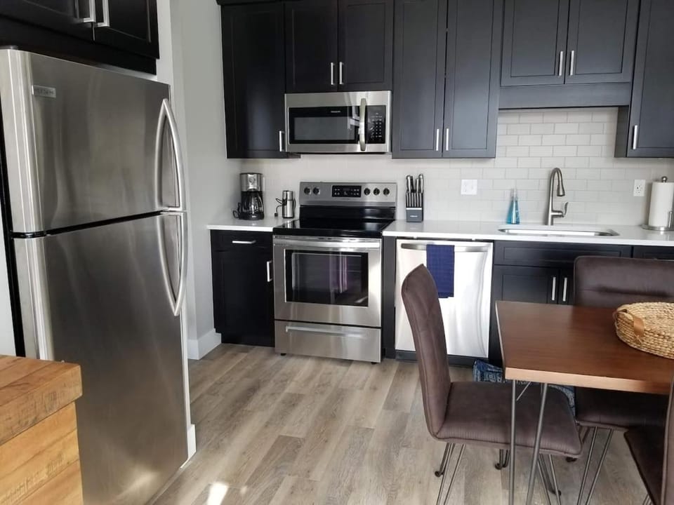 Spacious Condo Downtown Traverse City House in Traverse City