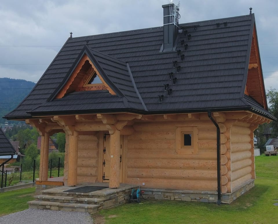 Property building, Day