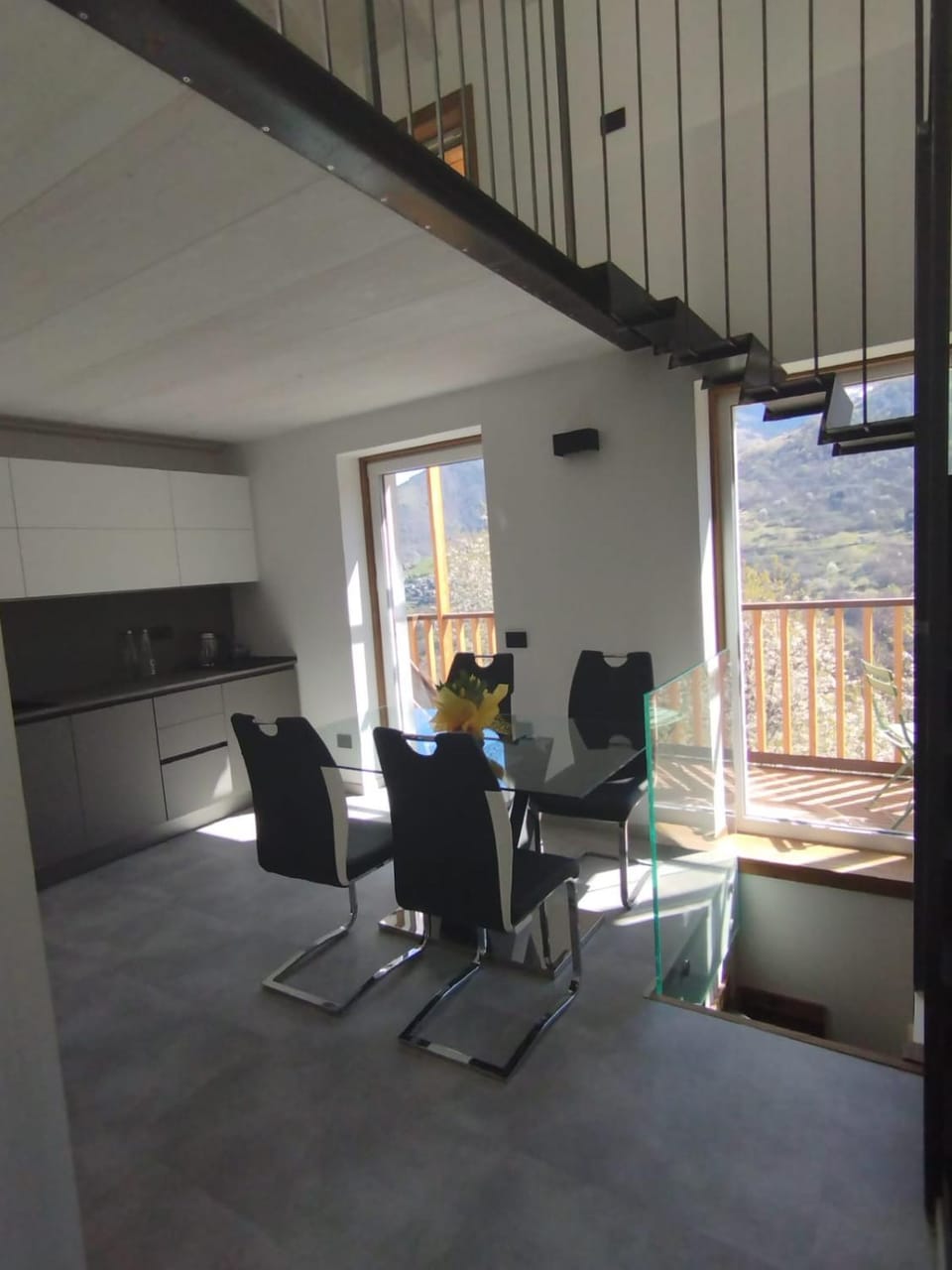 Seating area, Dining area