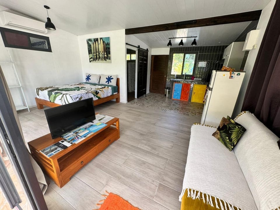 TV and multimedia, Kitchen or kitchenette, Photo of the whole room