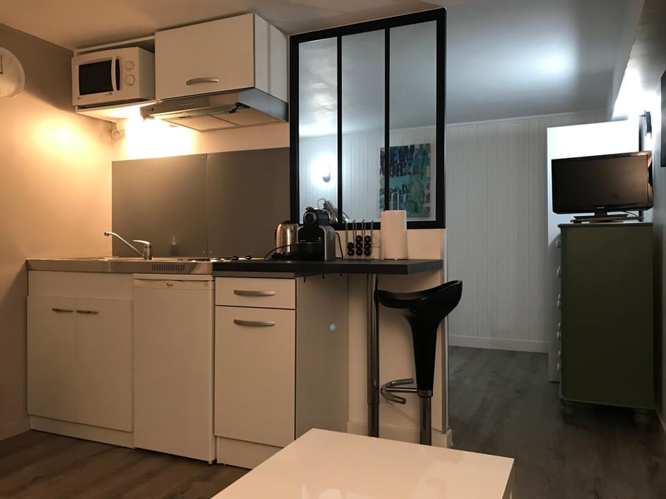 Coffee/tea facilities, Kitchen or kitchenette