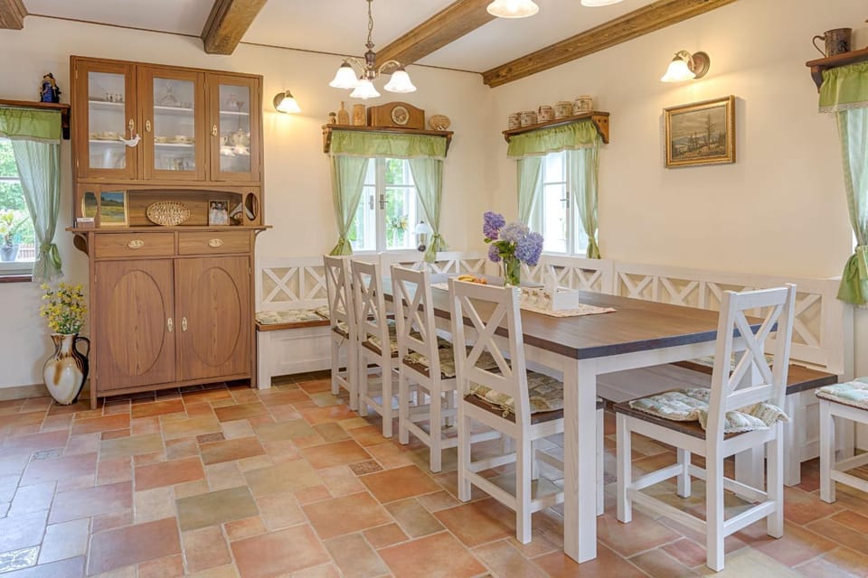 Communal lounge/ TV room, Kitchen or kitchenette
