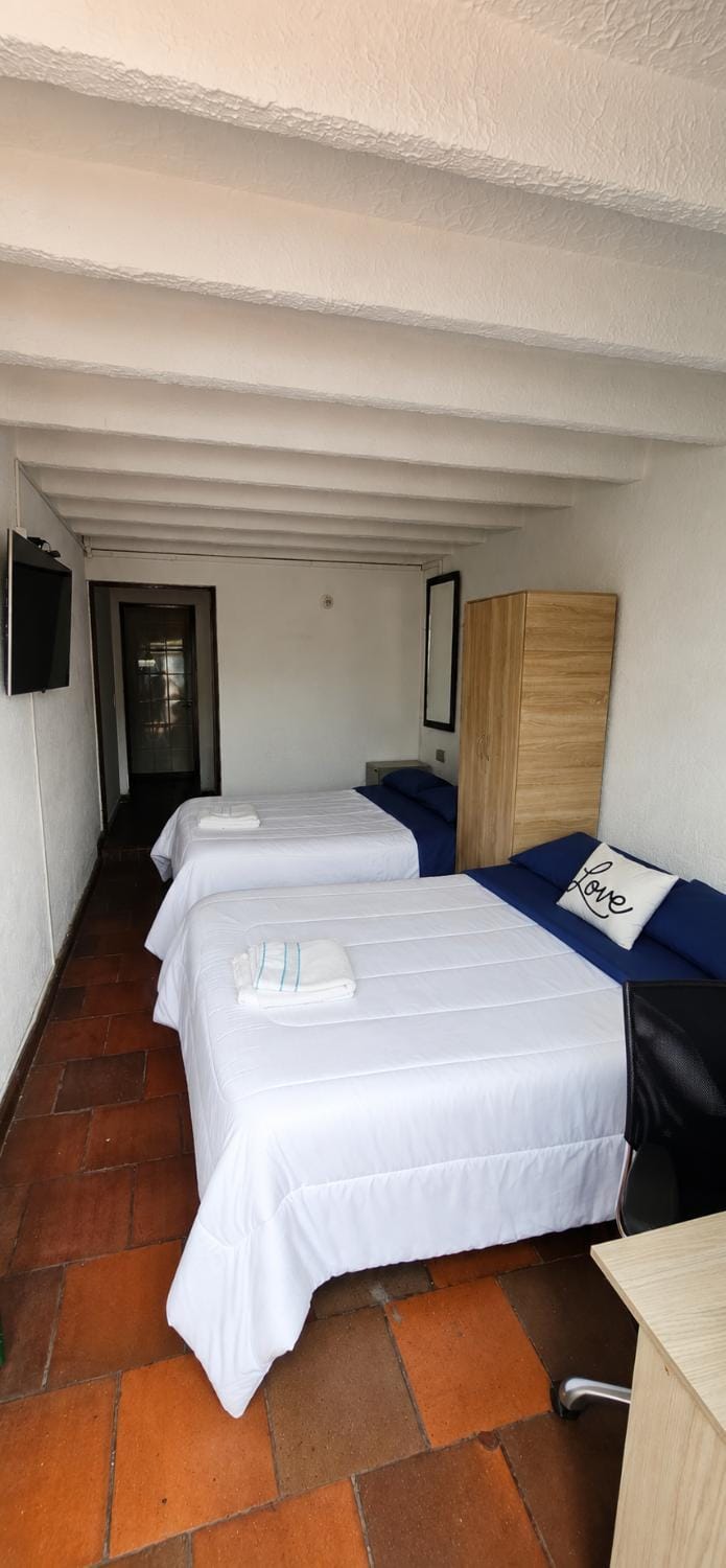 Portal Norte 170 ACOGEDORAS HABITACIONES CON TODOS LOS SERVICIOS Bed and Breakfast in Bogota