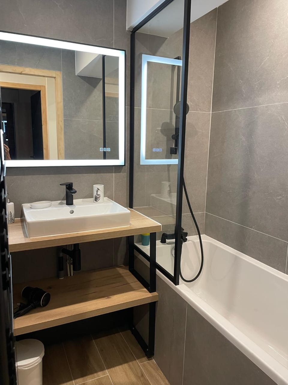 Bathroom, Bath