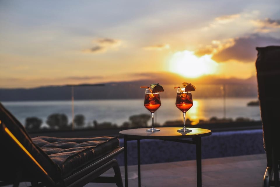 Patio, View (from property/room), Lake view, Drinks, Alcoholic drinks, Sunset