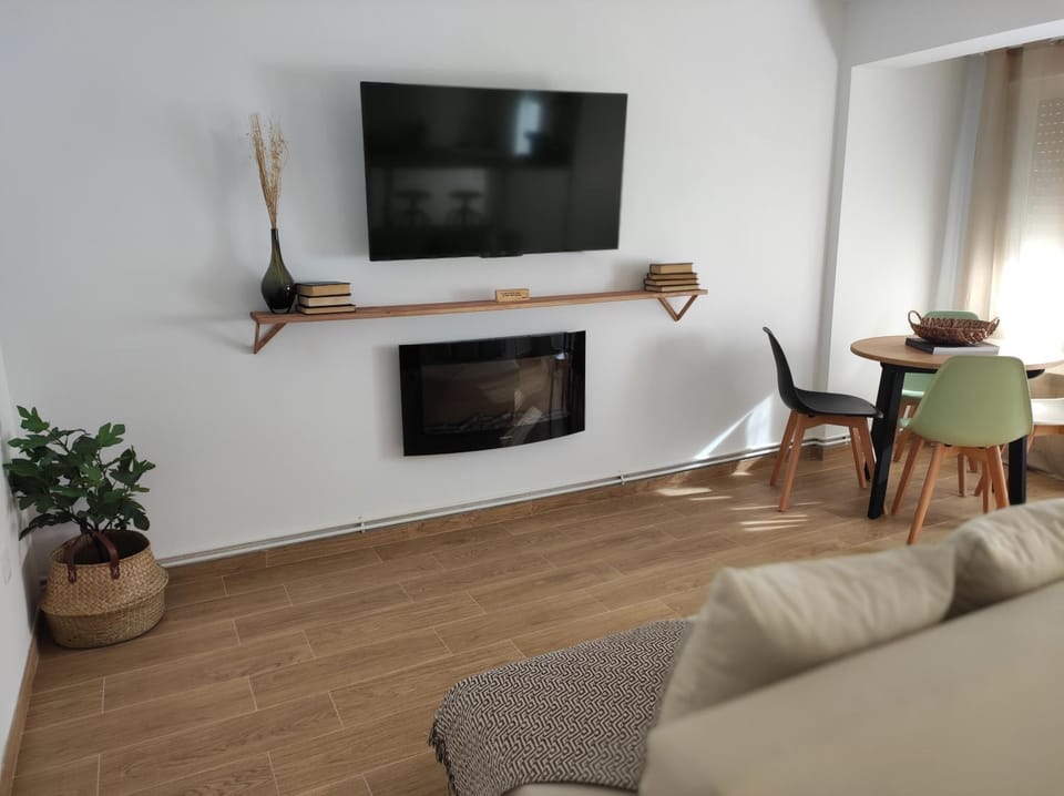 TV and multimedia, Living room, Dining area
