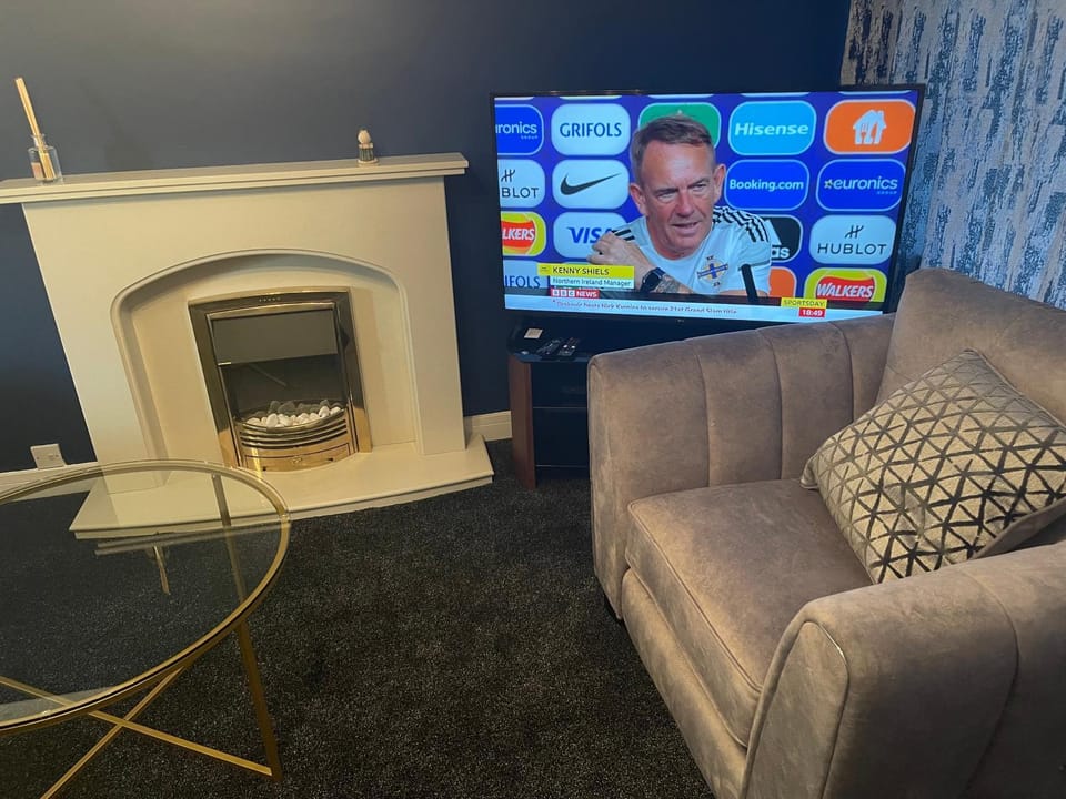 Communal lounge/ TV room
