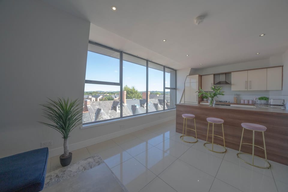 View (from property/room), Living room, Seating area, Dining area