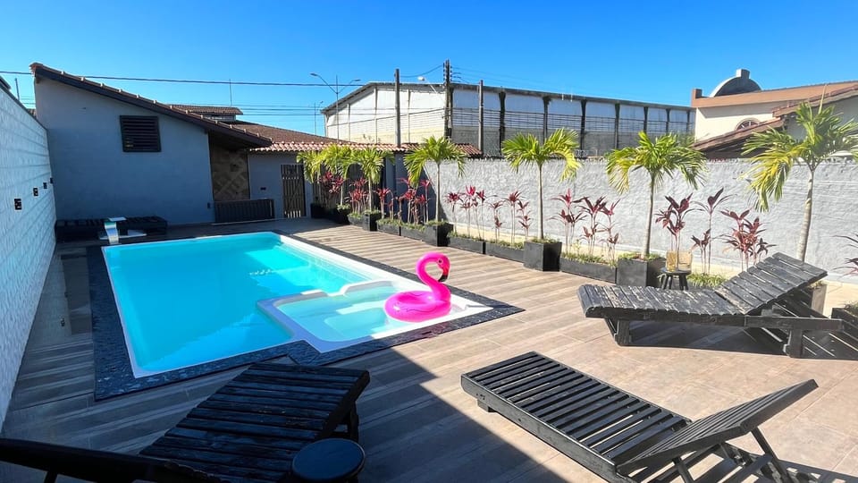 Casa com Piscina Grande e Hidro House in Bertioga
