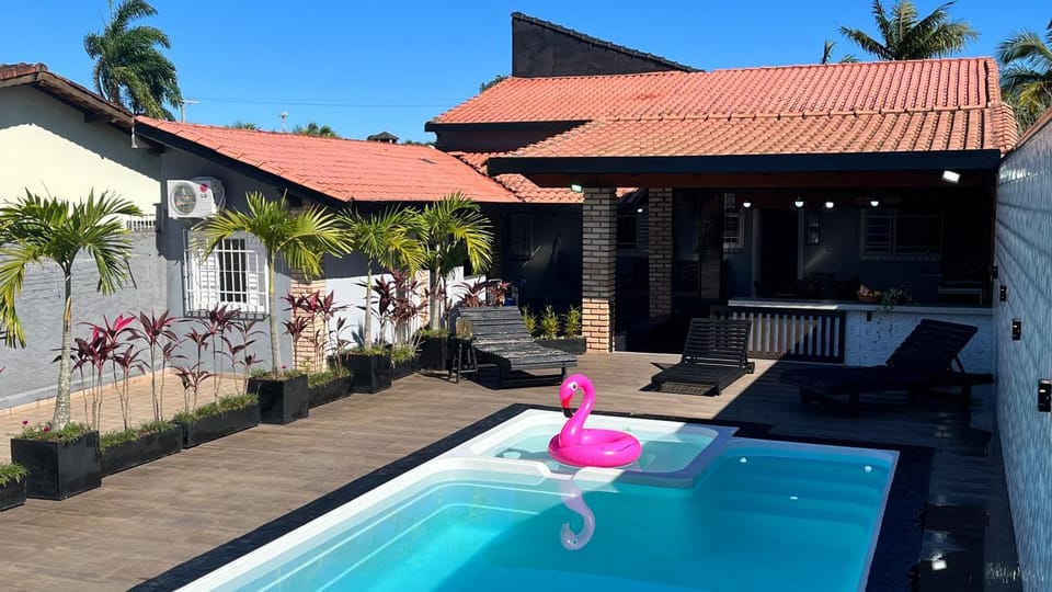 Casa com Piscina Grande e Hidro House in Bertioga