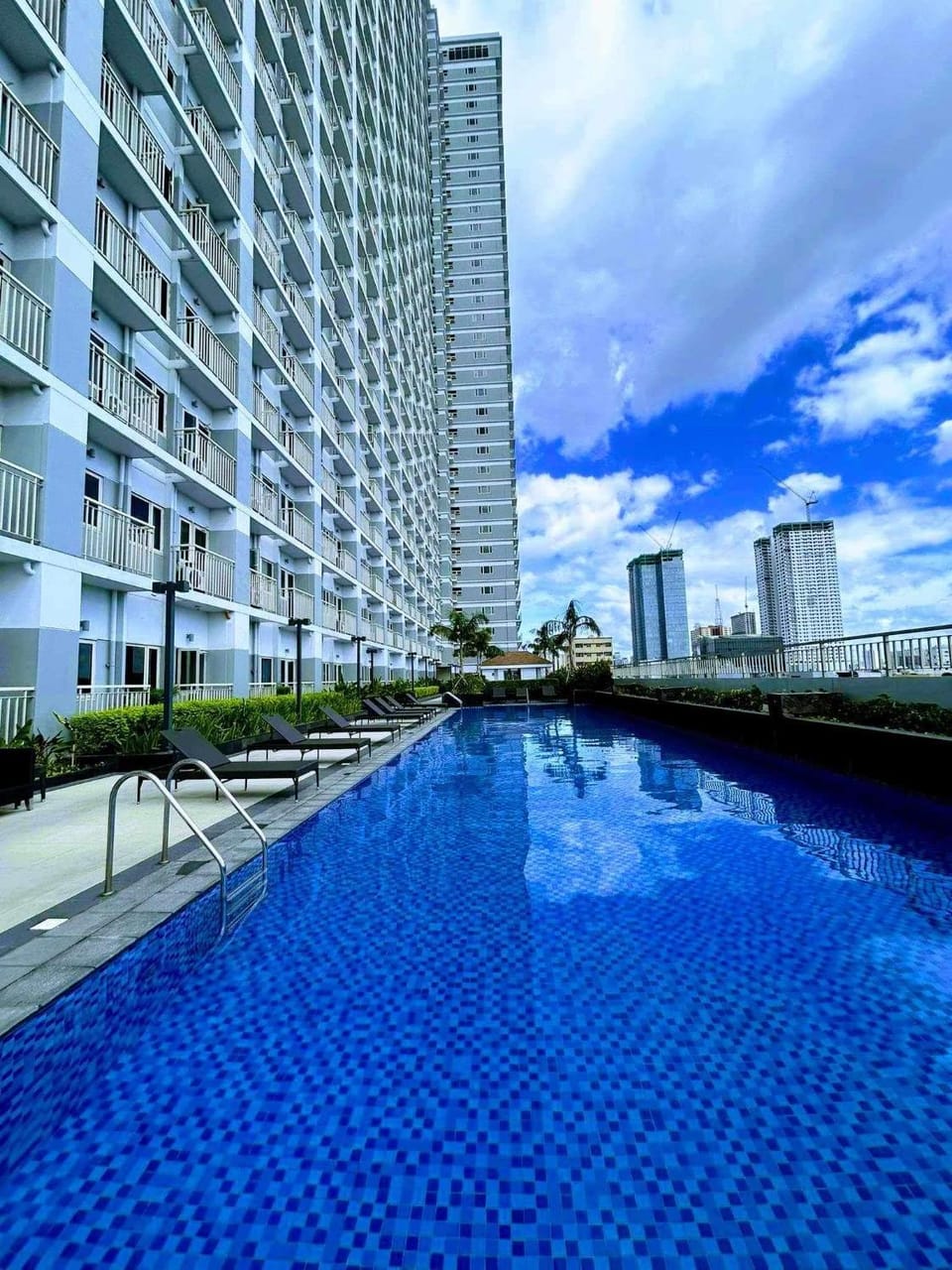 Property building, Day, City view, Pool view, Swimming pool