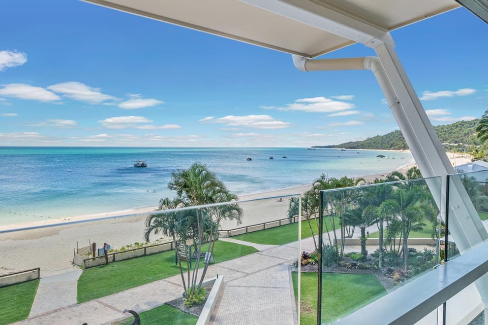 View (from property/room), Balcony/Terrace, Beach, Sea view