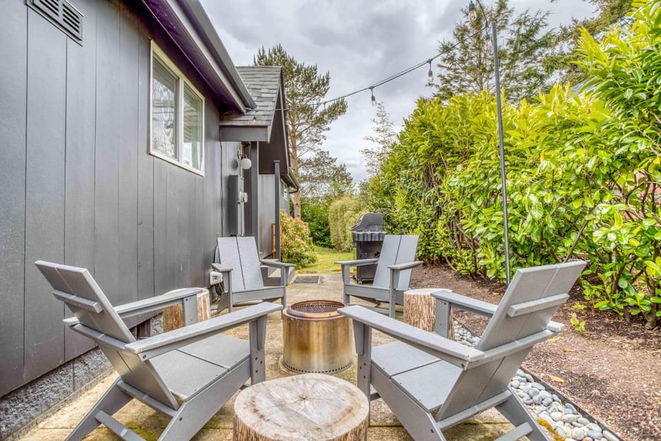 Sprig Dwelling MCA 1482 - Meredith Lodging House in Manzanita