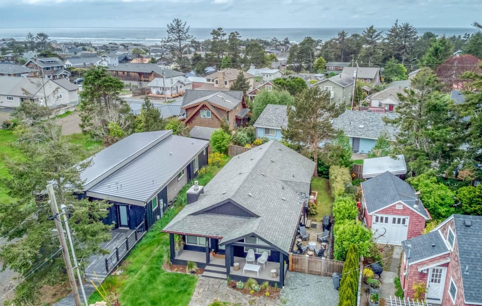 Sprig Dwelling MCA 1482 - Meredith Lodging House in Manzanita