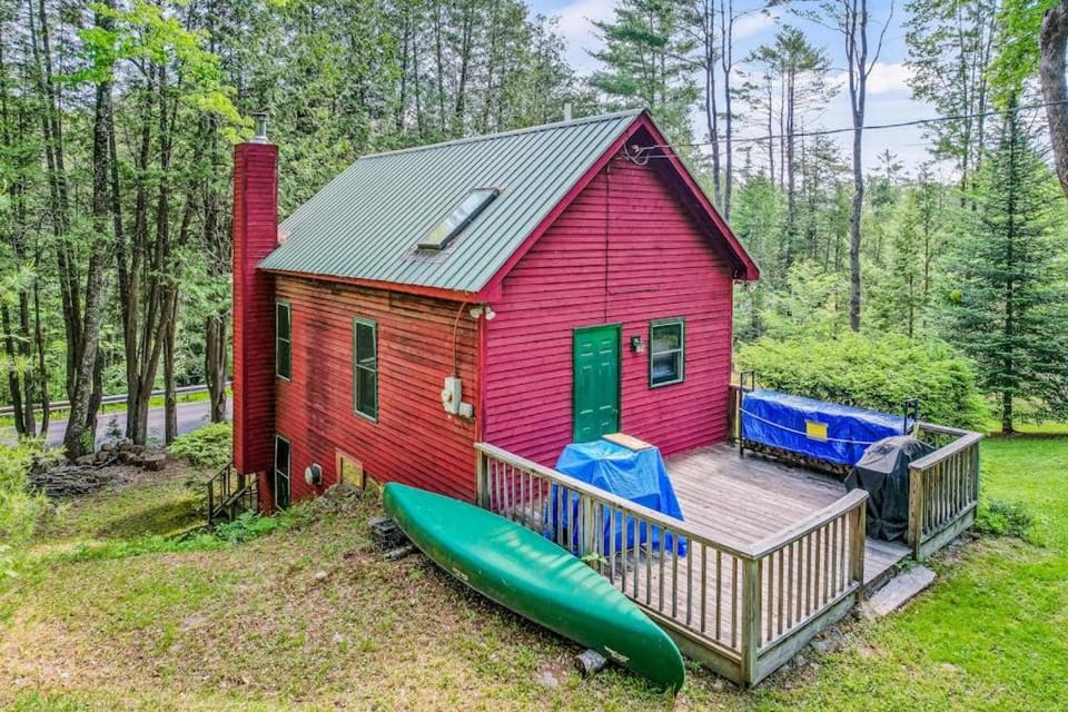 Brook Sound Cabin Cabin in Adirondack Mountains