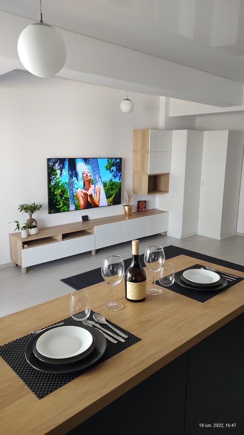 TV and multimedia, Dining area