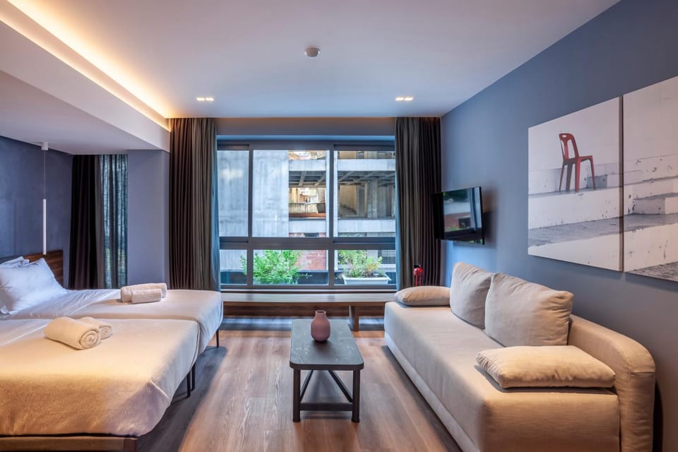 Living room, Seating area