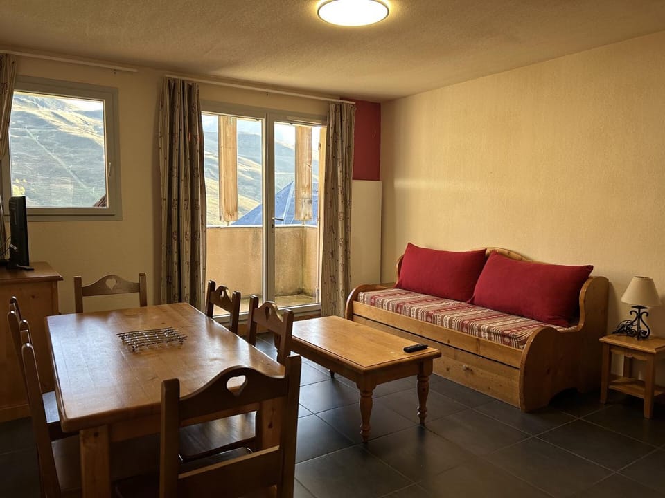 Résidence Hameau De Balestas Mp - T3/6pers CHEVECHE 04-Peyresourde MAE-9454 Apartment in Occitanie