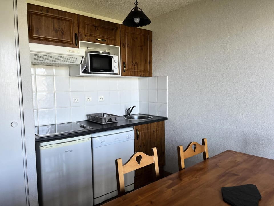 Résidence Hameau De Balestas Mp - T3/6pers ABELLANS 112-Peyresourde MAE-9474 Apartment in Catalonia