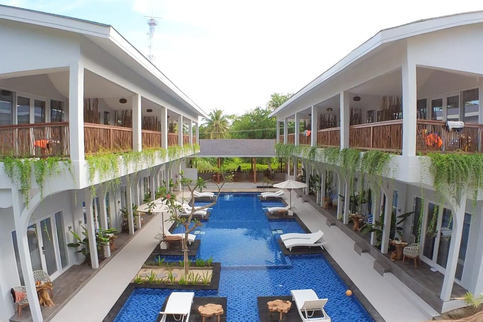 Property building, Bird's eye view, Garden, View (from property/room), Balcony/Terrace, Garden view, Pool view, Swimming pool, sunbed