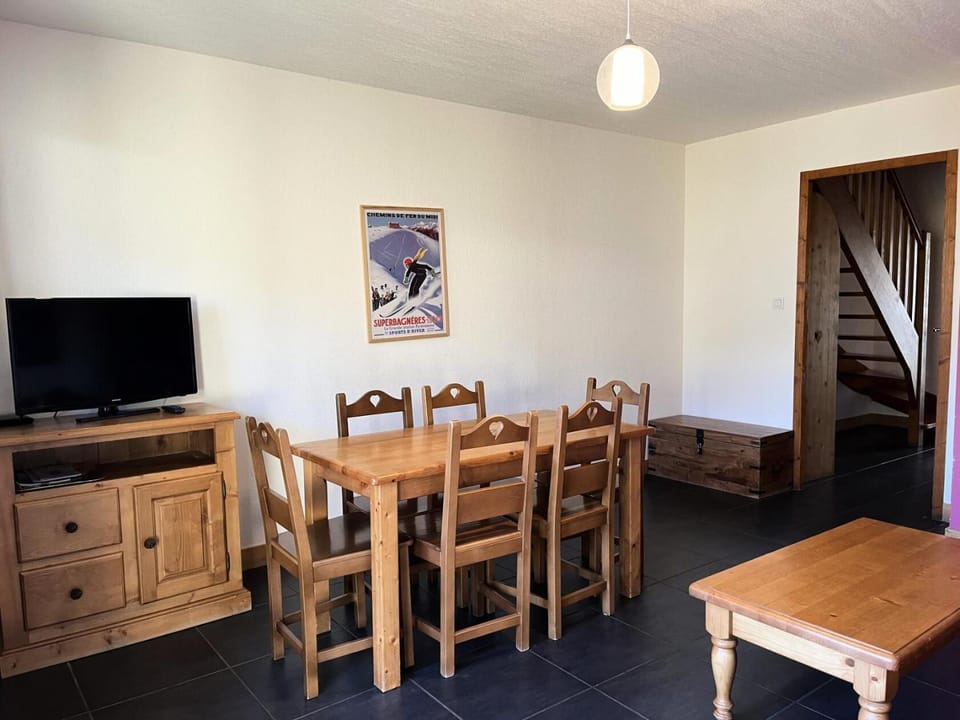 Résidence Hameau De Balestas Mp - T3/6pers CHEVECHE 04-Peyresourde MAE-9554 Apartment in Catalonia