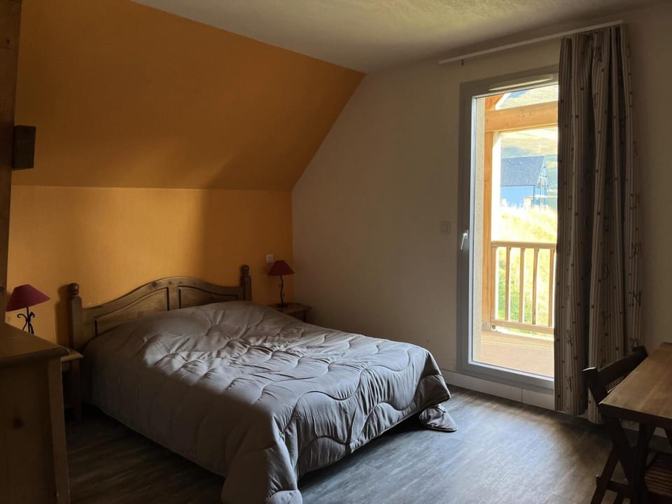 Résidence Hameau De Balestas Mp - T3/6pers CHEVECHE 04-Peyresourde MAE-9554 Apartment in Catalonia