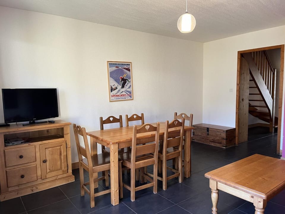 Résidence Hameau De Balestas Mp - T3/6pers CHEVECHE 04-Peyresourde MAE-9554 Apartment in Occitanie