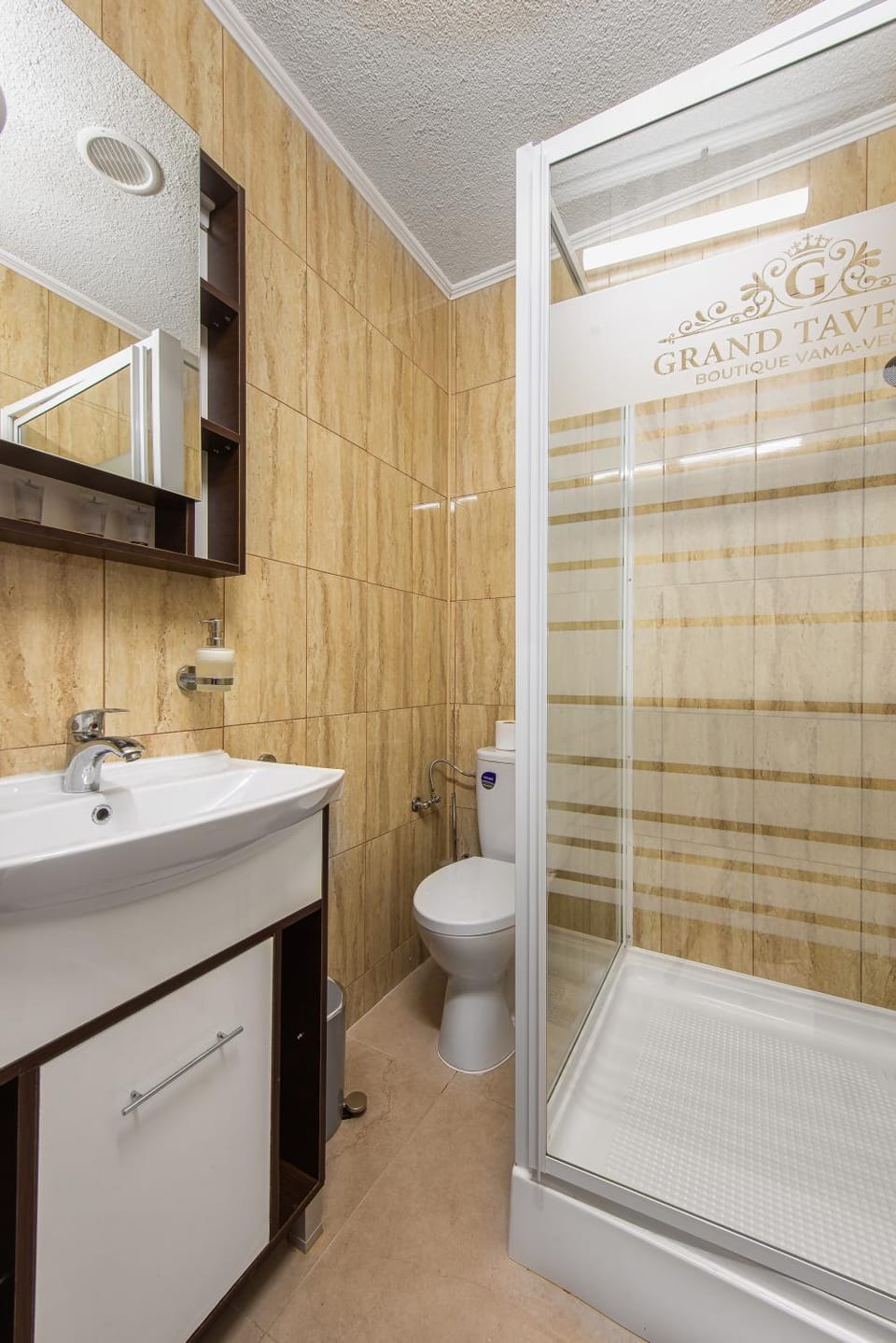 Shower, Toilet, towels