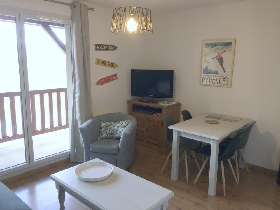 Résidence Hameau De Balestas Mp - T2/4pers LINOTTE 5- Peyresourde MAE-9924 Apartment in Occitanie