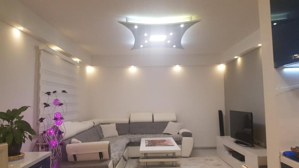 Communal lounge/ TV room, Living room, Seating area