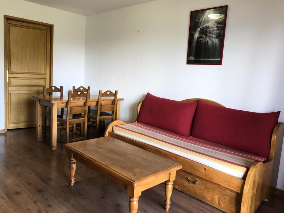 Résidence Hameau De Balestas Mp - T2/4pers JOUBARDE 02-Peyresourde MAE-4724 Apartment in Catalonia