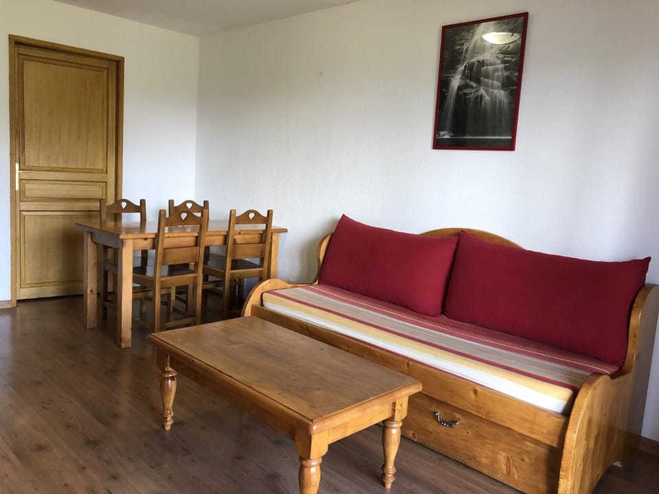 Résidence Hameau De Balestas Mp - T2/4pers JOUBARDE 02-Peyresourde MAE-4724 Apartment in Occitanie