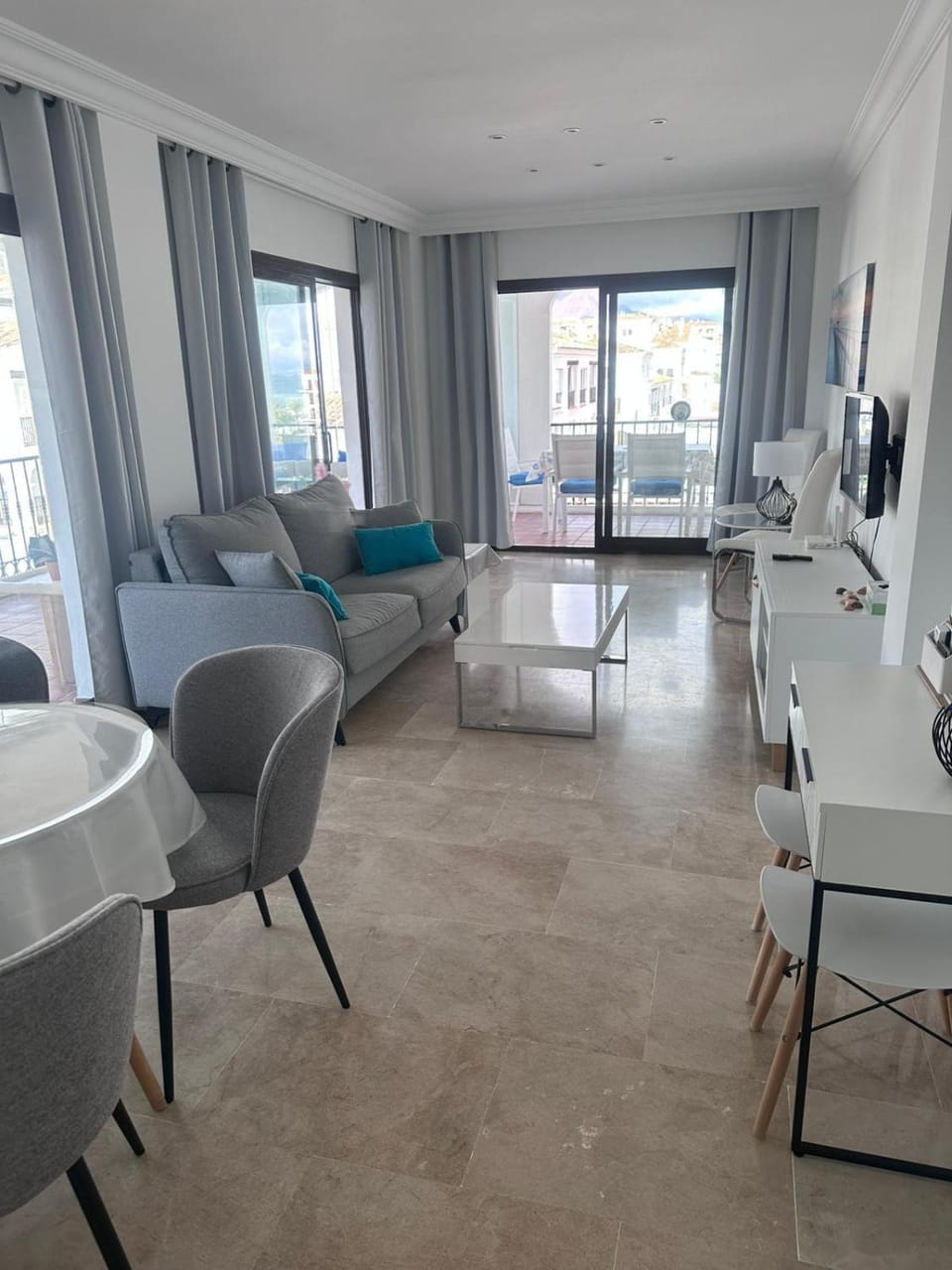 Communal lounge/ TV room, Living room
