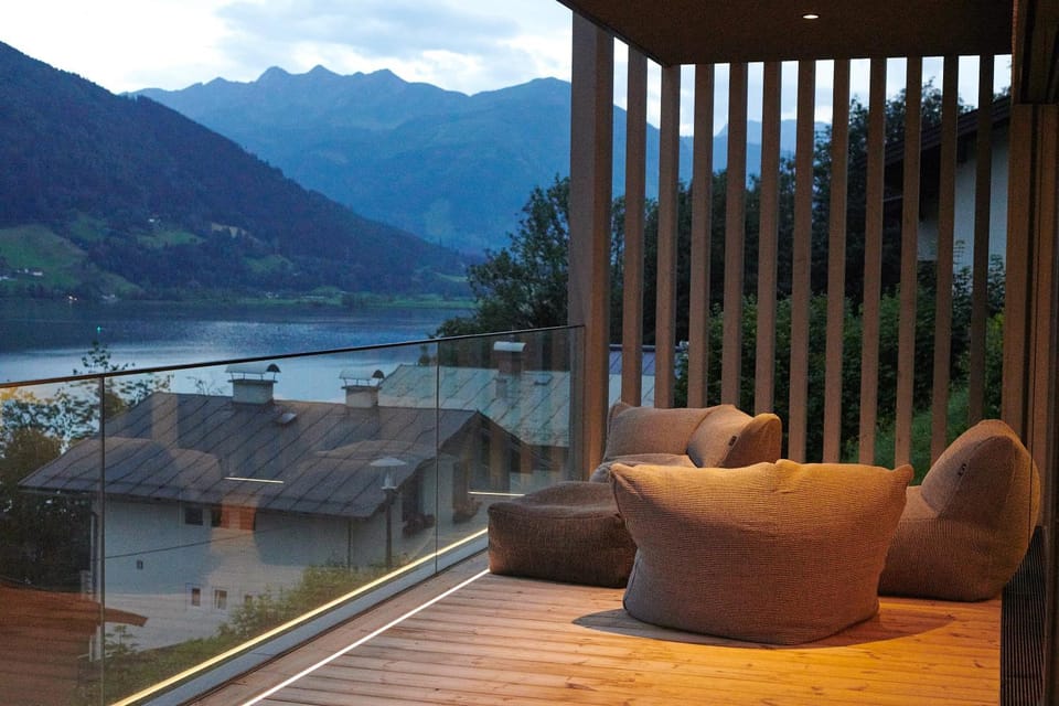 Balcony/Terrace, Lake view