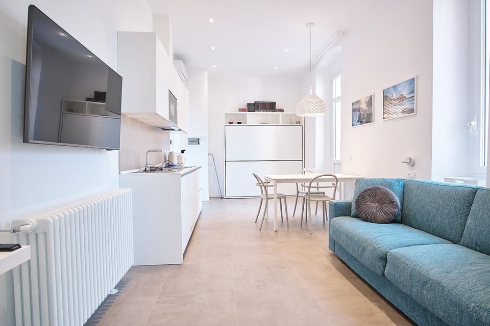 TV and multimedia, Kitchen or kitchenette, Living room, Seating area, Dining area, minibar, stove