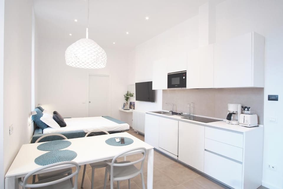 TV and multimedia, Coffee/tea facilities, Kitchen or kitchenette, Dining area, minibar