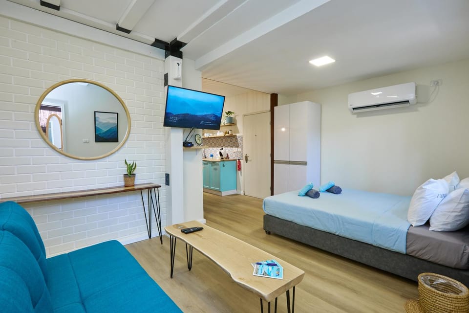 Communal lounge/ TV room, Living room, Seating area