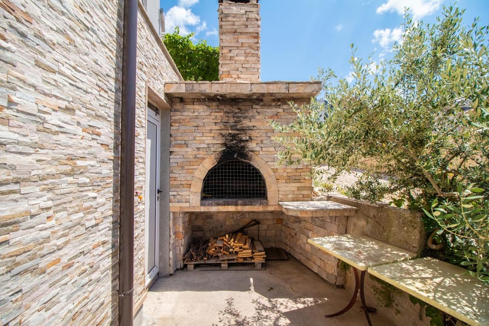 Apartmani Jungen Bed and Breakfast in Podstrana