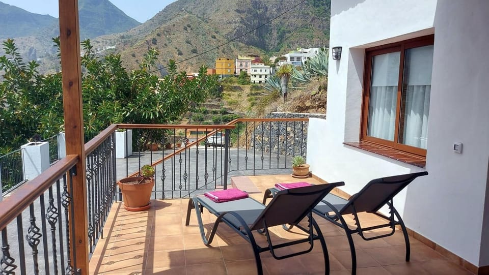 Balcony/Terrace, Mountain view, sunbed