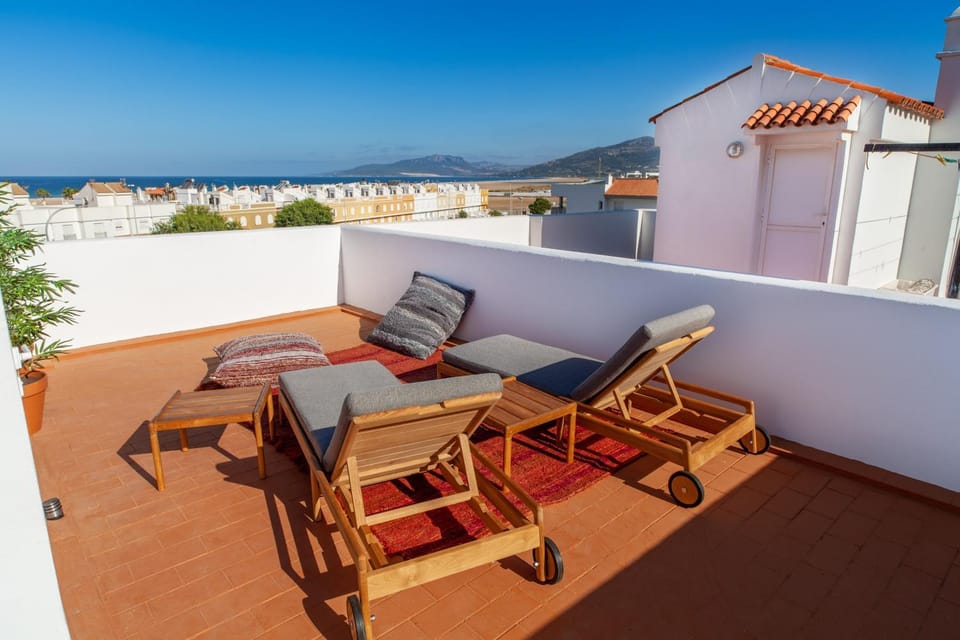 View (from property/room), Balcony/Terrace, Landmark view, Landmark view, Sea view, Sea view, Quiet street view