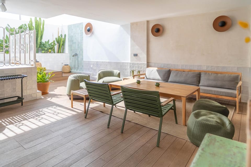Shower, Patio, Patio