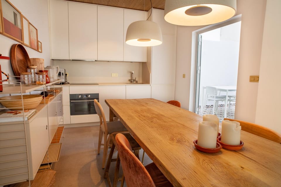 Kitchen or kitchenette, Dining area, pet friendly, pet friendly