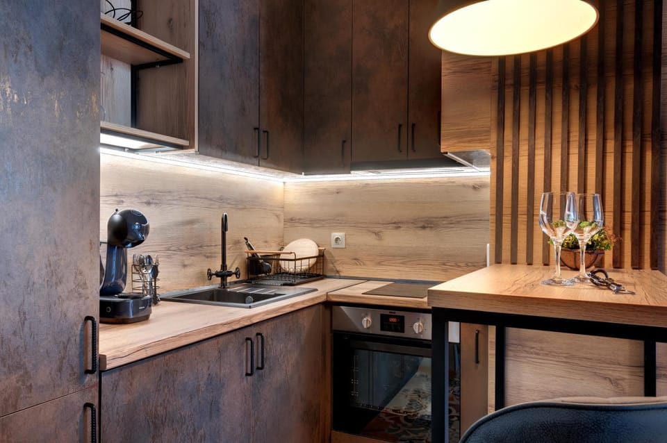 Kitchen or kitchenette