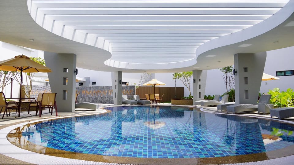 Sauna, Swimming pool