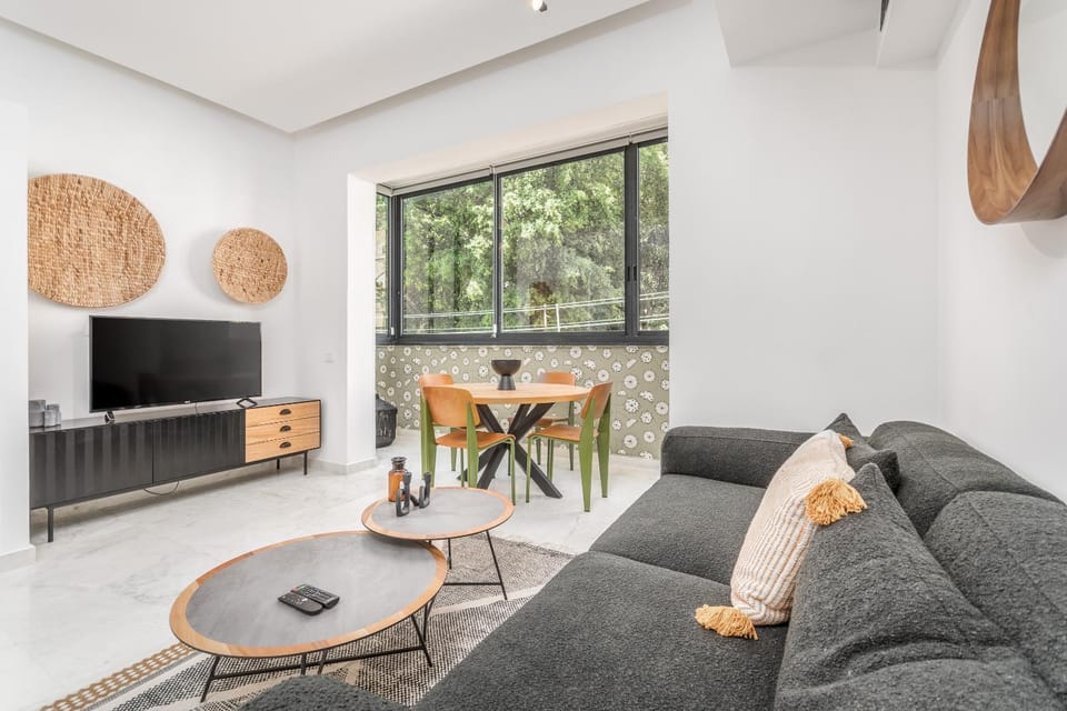 Gordon area - Deluxe 2bdr close to the beach Apartment in Tel Aviv-Yafo