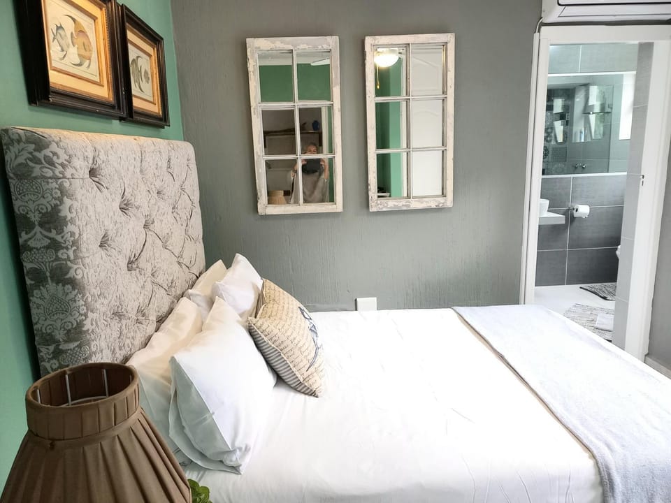 Driftwood Suite, Villa Roc Guesthouse, Salt Rock Ballito, Pet Friendly Bed and Breakfast in Dolphin Coast